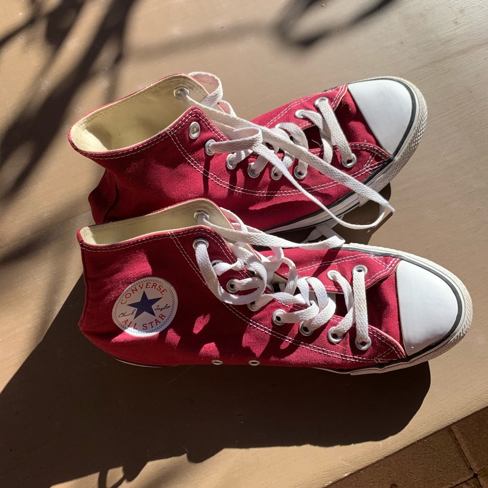 Gently loved Size 10 women’s or size 8 mens Converse high tops